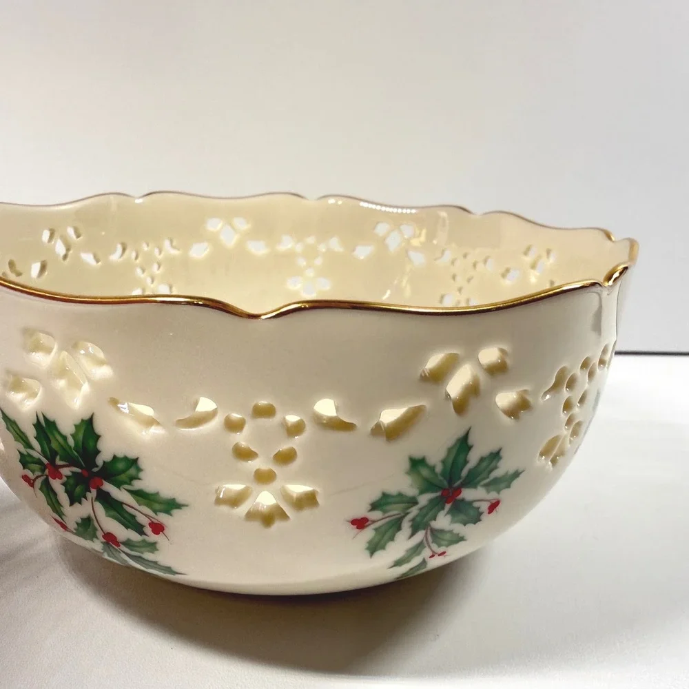 LENOX Holiday Pierced Bowl Ivory Bone China Gold Trim Holly Berry Made in USA 6